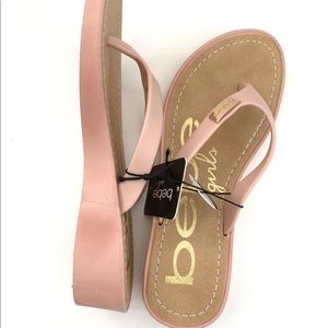 Bebe kids size 2/3 peach flip flops